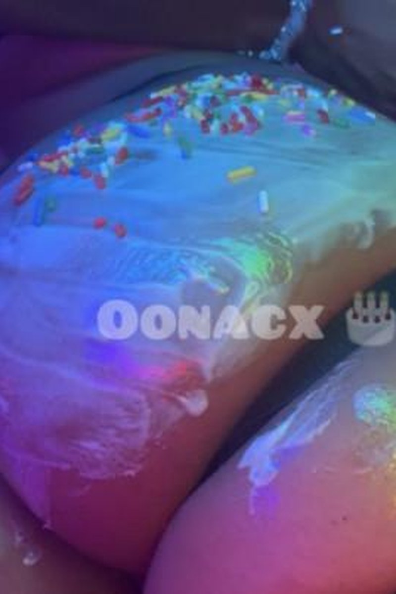 Icing The Cake - Screenshot 1 of 4 - Anal