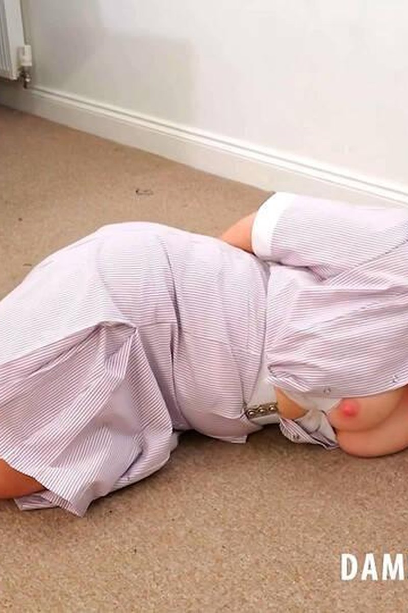 Amber Leah - Screenshot 1 of 4 - Bound Heels
