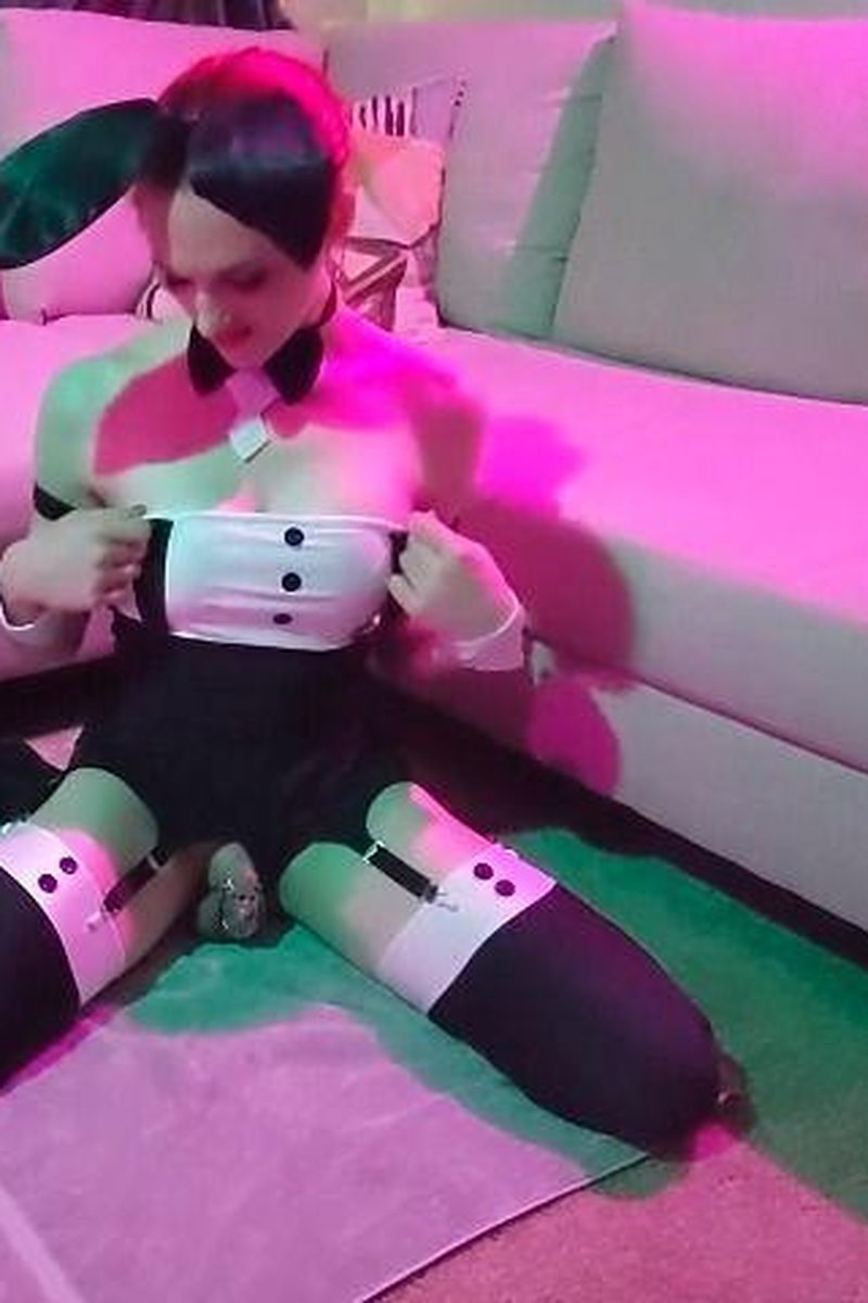 Sissy Bunny Training - Screenshot 1 of 4 - Anal
