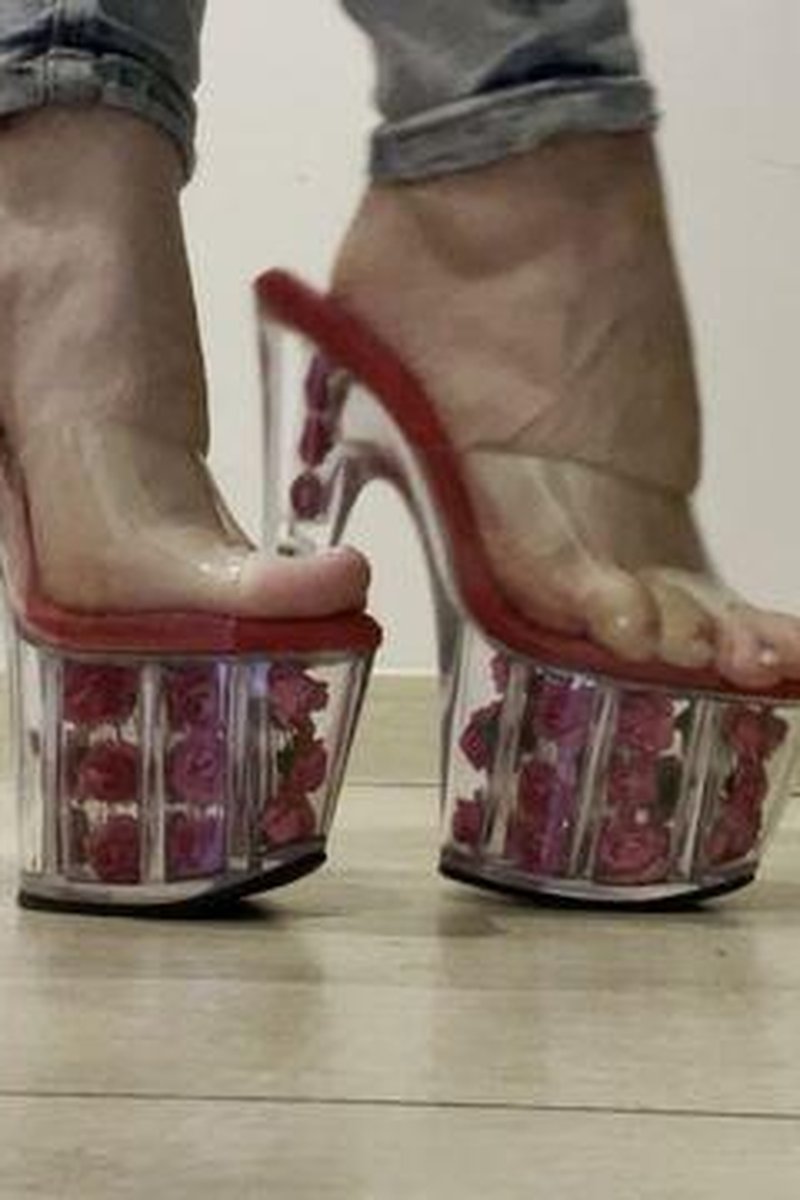 Pole Dance Shoes Presentation - Screenshot 1 of 4 - Amateur