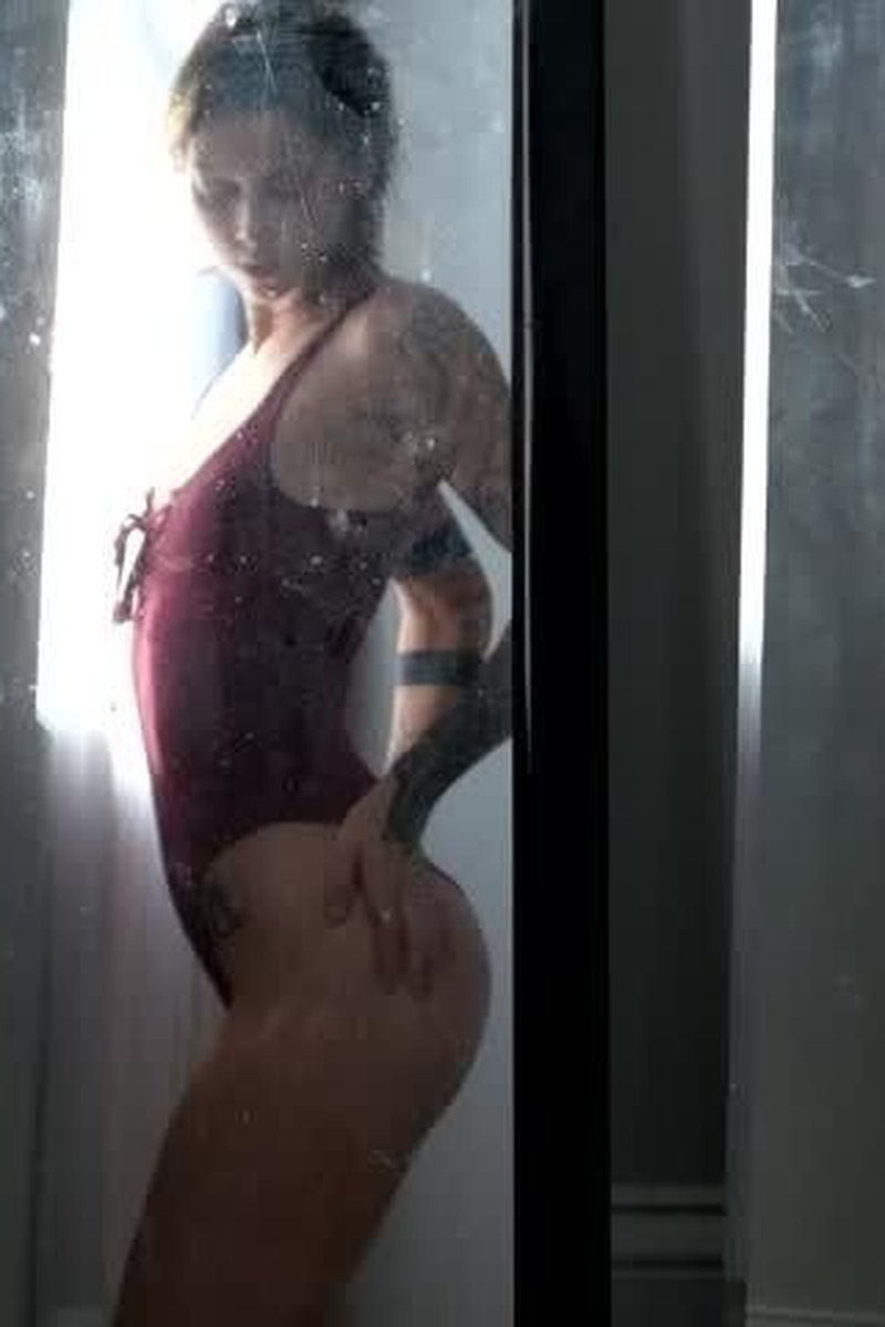 Let It Form - Screenshot 1 of 4 - Babes
