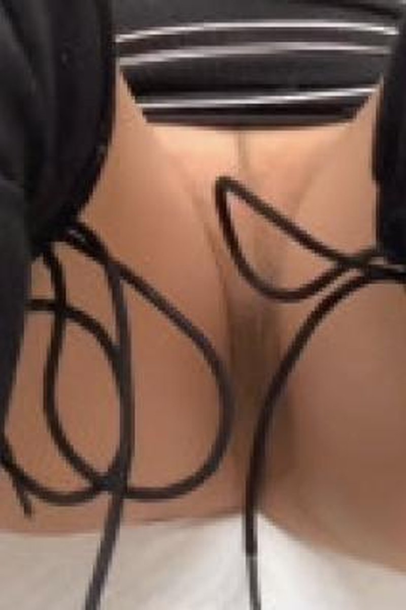 Wetting My Nylons - Screenshot 1 of 4 - Boots