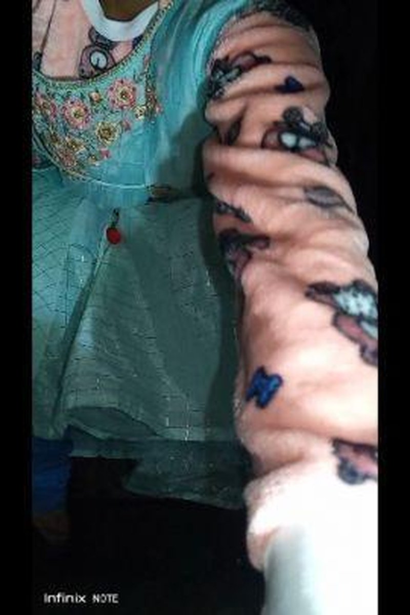 TP-manyvidshotydesigirl-pissing-indian-queen-1