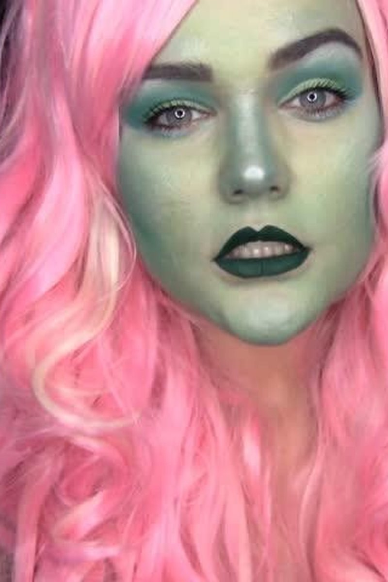 Alien Slut - Screenshot 1 of 4 - Athena Blaze