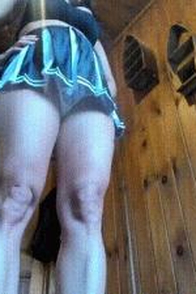 Tiny Cum Slave - Screenshot 1 of 4 - Ass Worship