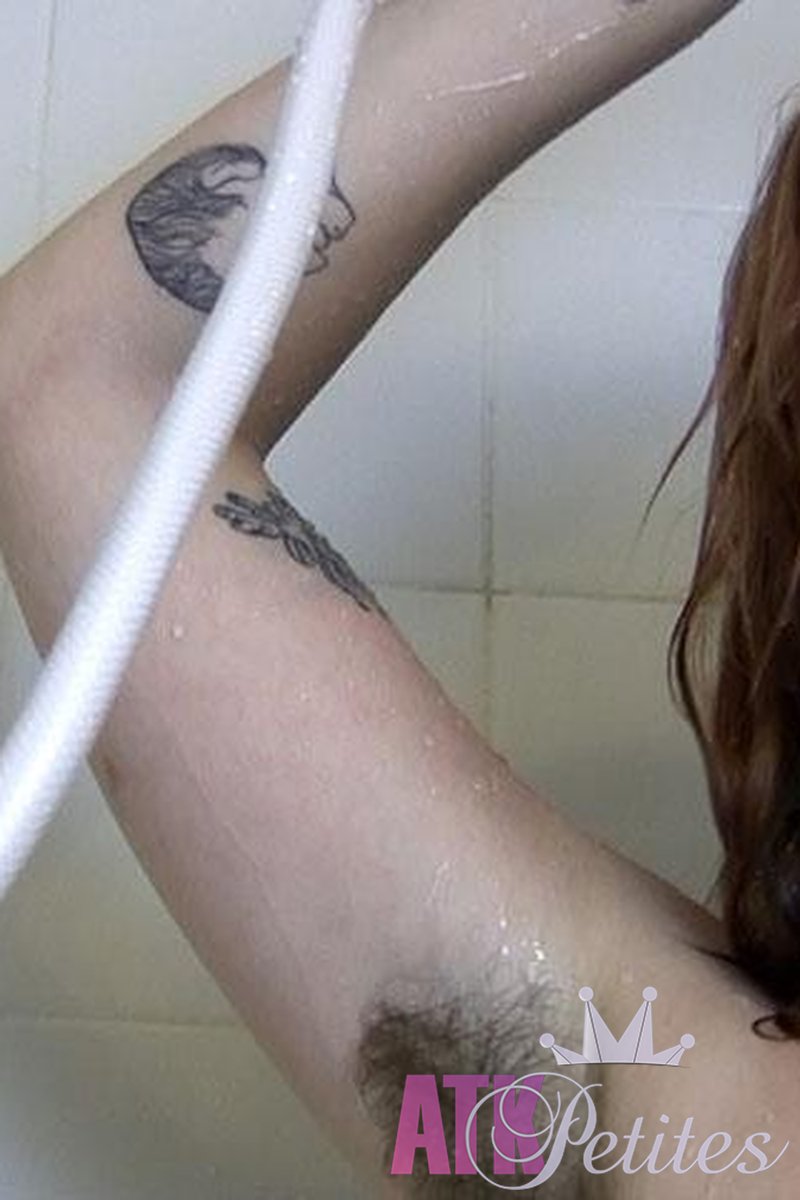 Velma - Shower - Screenshot 1 of 4 - Big Ass