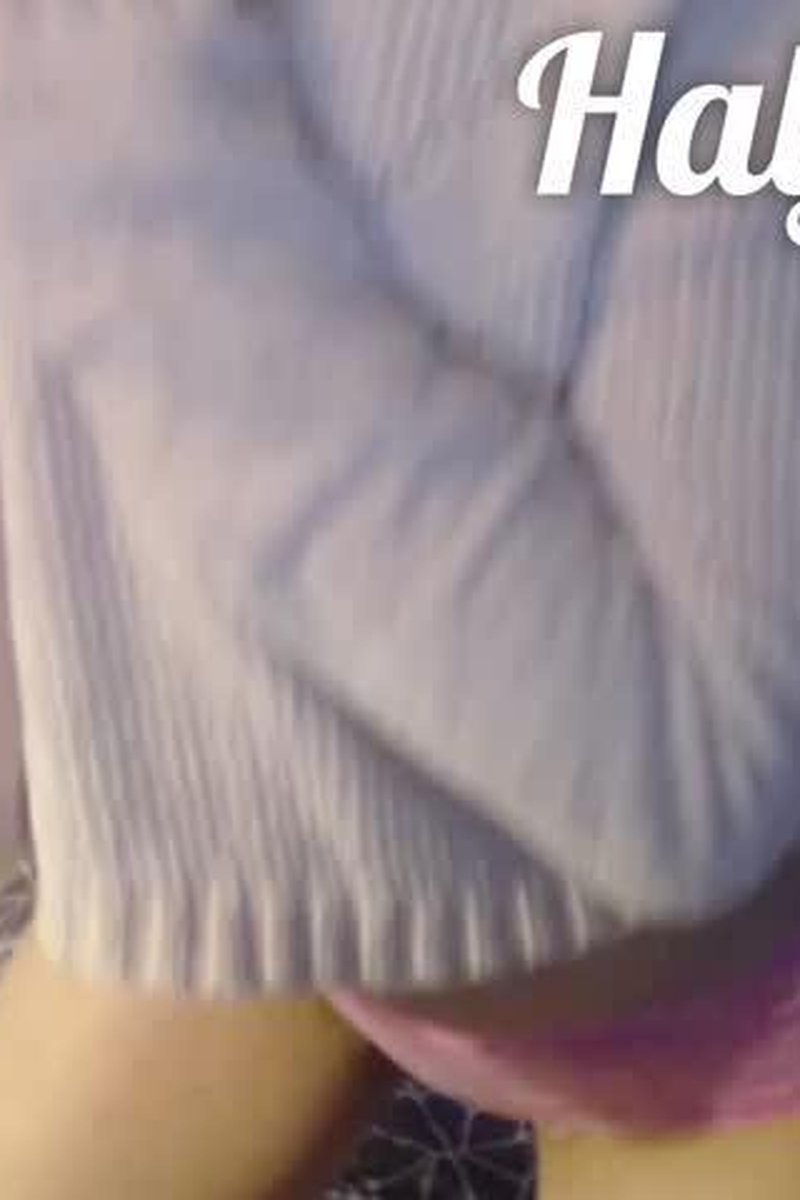 Doing Squats - Screenshot 1 of 4 - Ass Fetish