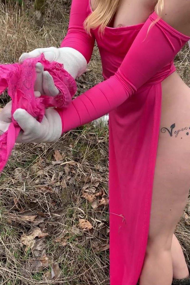 First Lush Experience! - Screenshot 1 of 4 - Blowjob