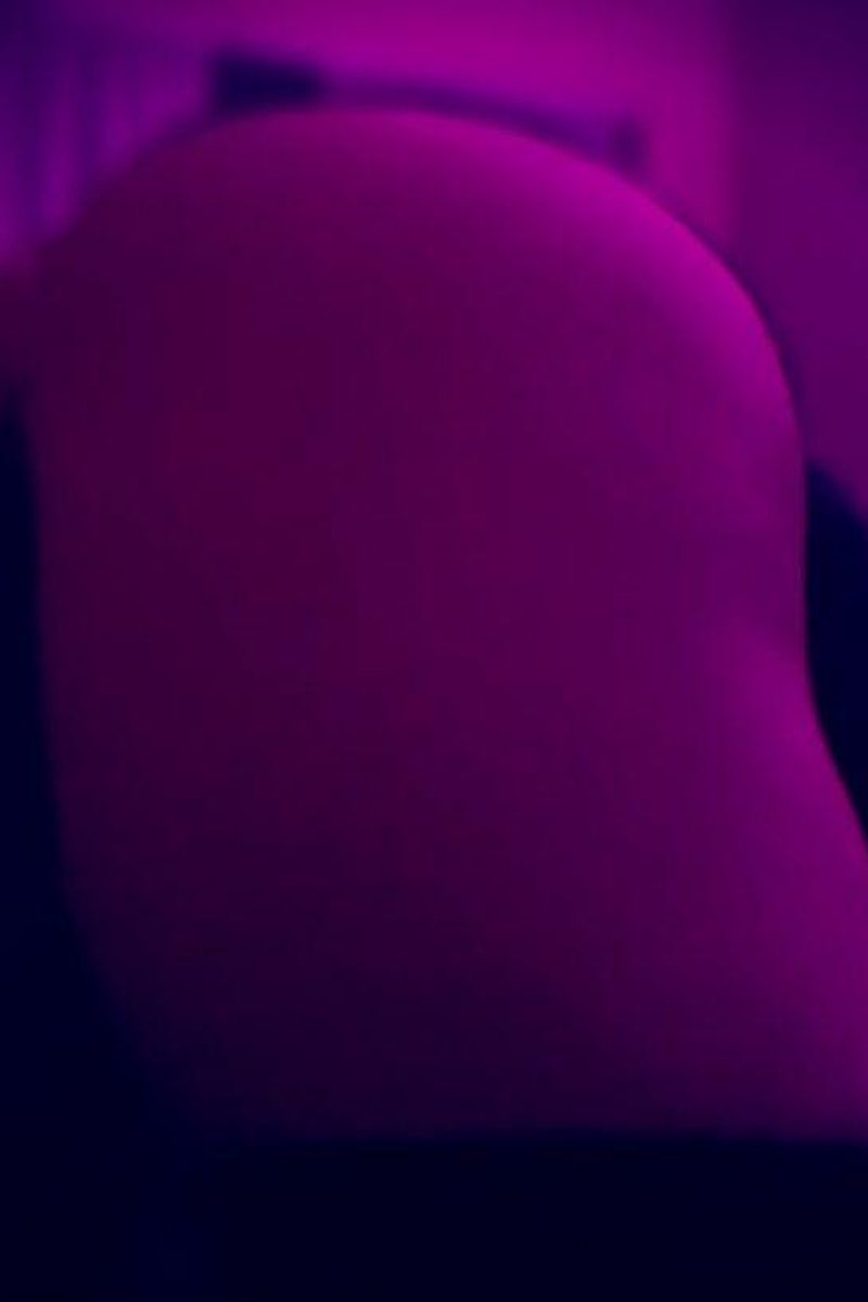 Bed Booty Bouncing - Screenshot 1 of 4 - Ass Fetish