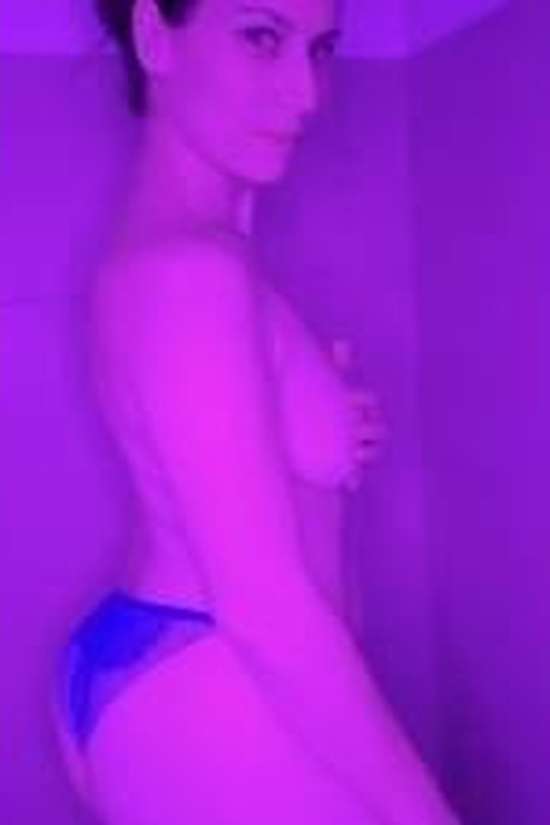Girlfriend Messaging - Screenshot 1 of 4 - Cum Play