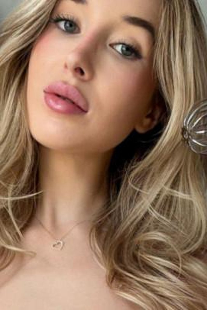 Locktober Task #2 - Screenshot 1 of 4 - Blondegoddess