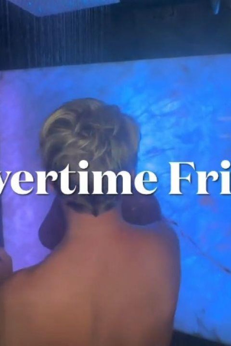 Showertime Friends - Screenshot 1 of 4 - Blonde Hair (Female)
