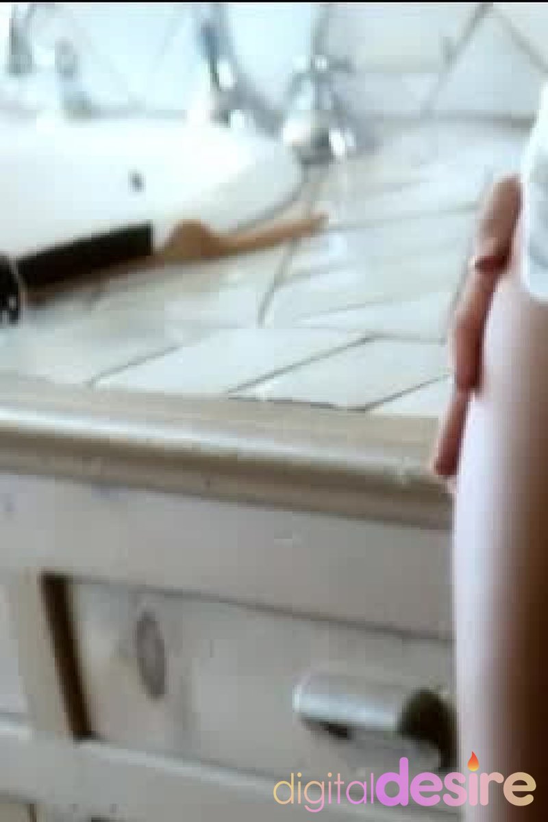 Nina James - Screenshot 1 of 4 - Babes