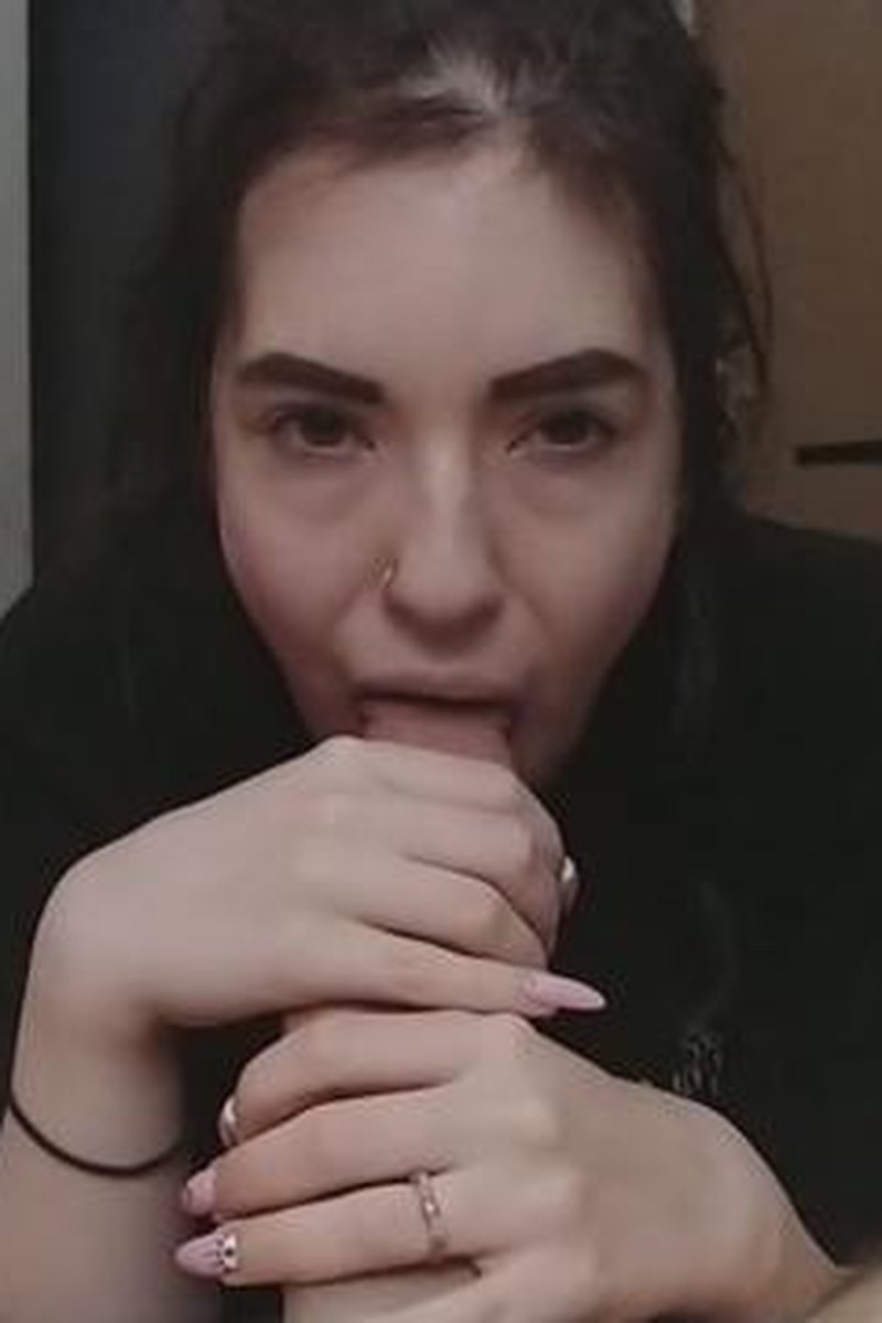 BJ Lessons - Screenshot 1 of 4 - Blowjob