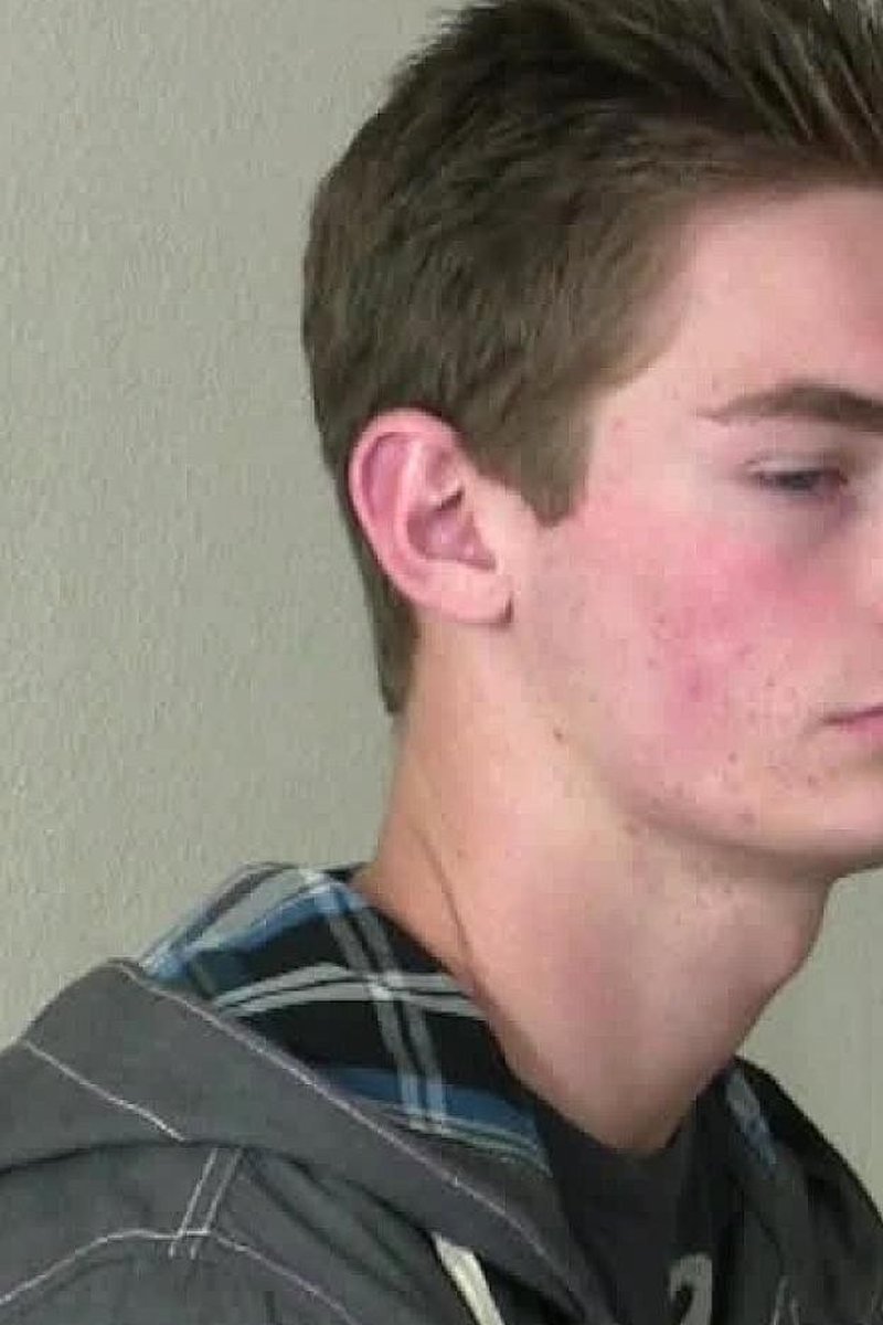 Steve Wright's Interview - Screenshot 1 of 4 - Blond Hair