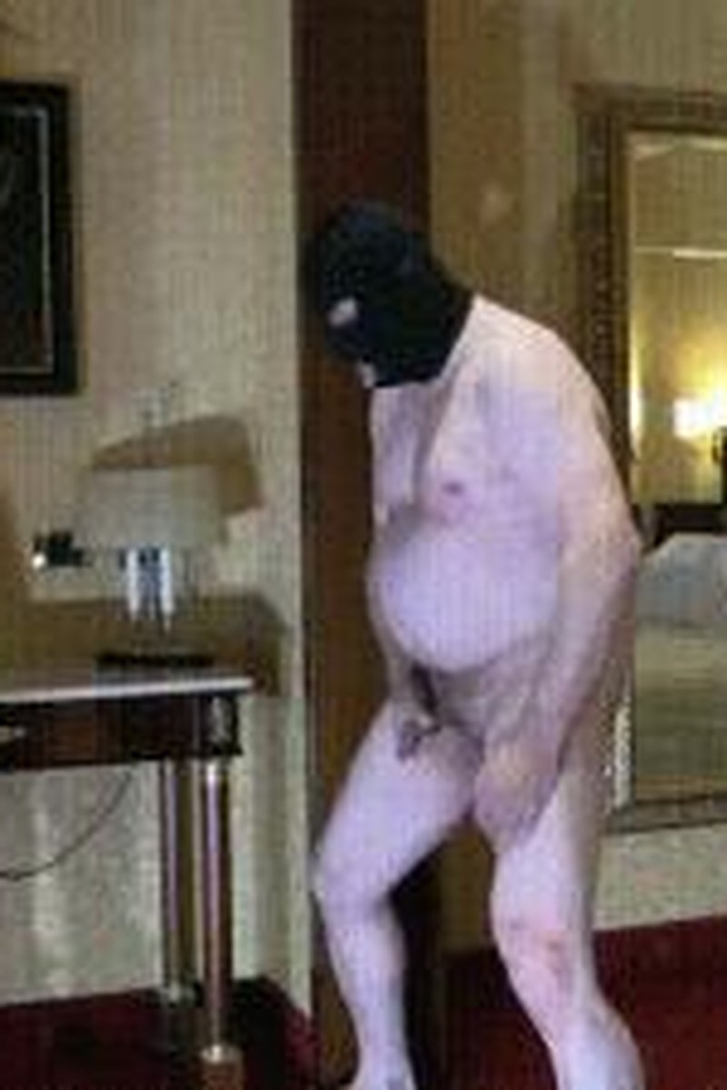 Very Strong Ballbusting - Screenshot 1 of 4 - Boots