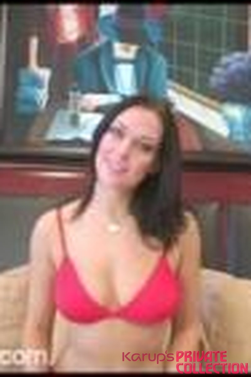 Violet - Screenshot 1 of 4 - Violet Marcell