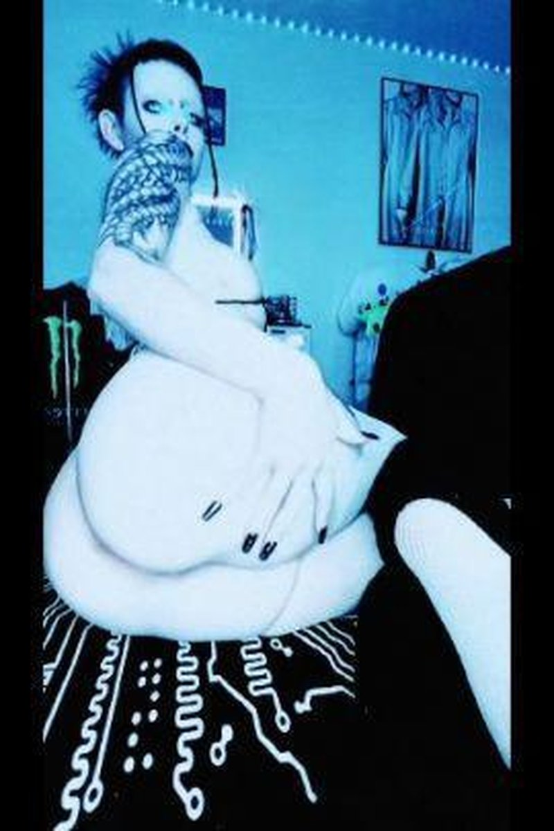 Goth Android Tests The Elasticity Of Her Hole - Screenshot 1 of 4 - Big Tits