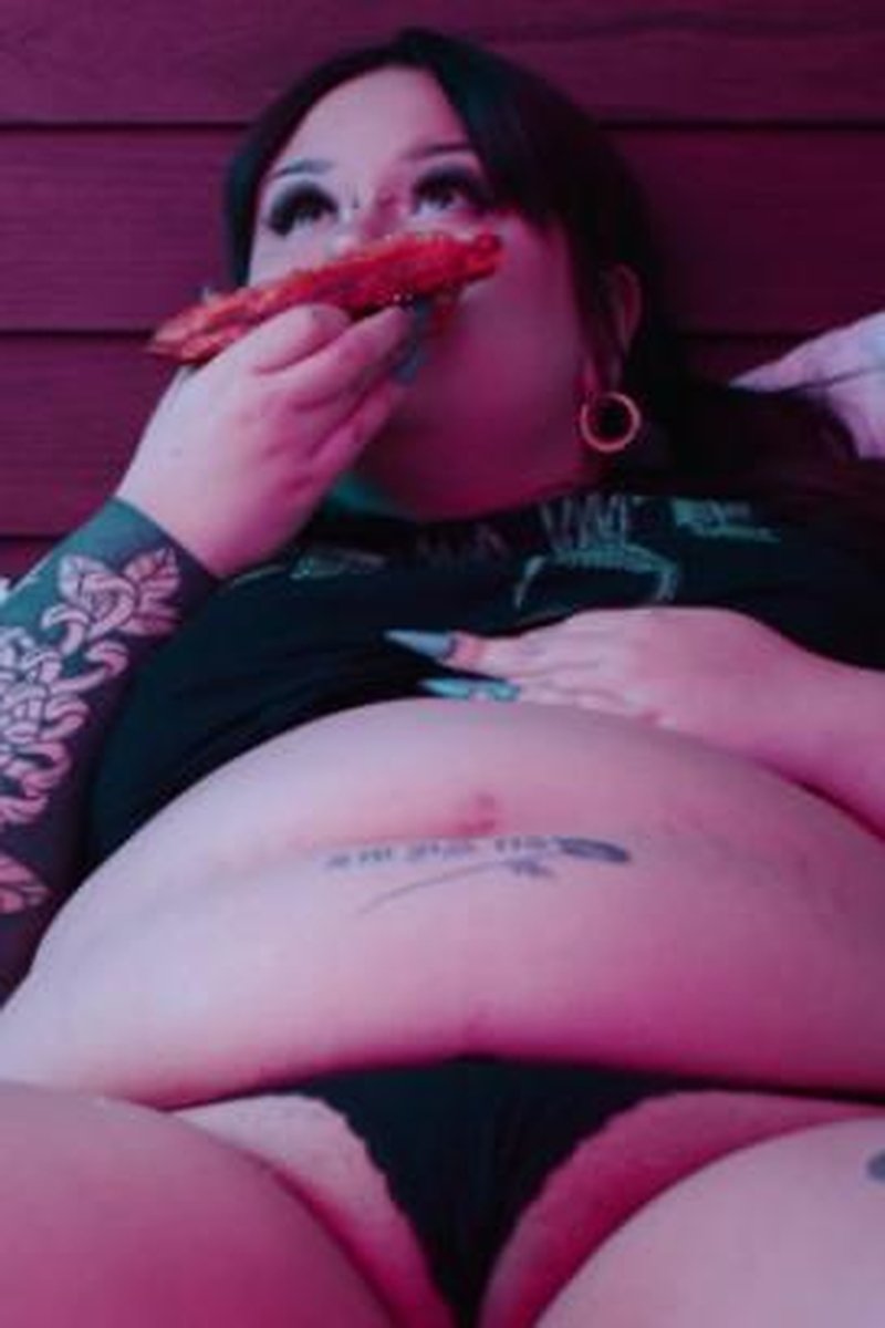 Stuffing Myself Silly - Screenshot 1 of 4 - Belly Fetish