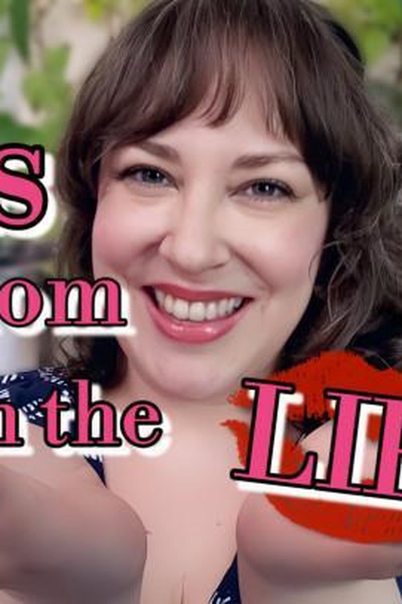 Kiss Stepmom On The Lips - Screenshot 1 of 4 - Femdom