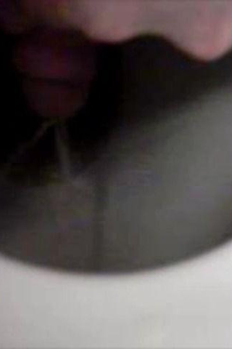 Pee N Play - Screenshot 1 of 4 - Blowjob