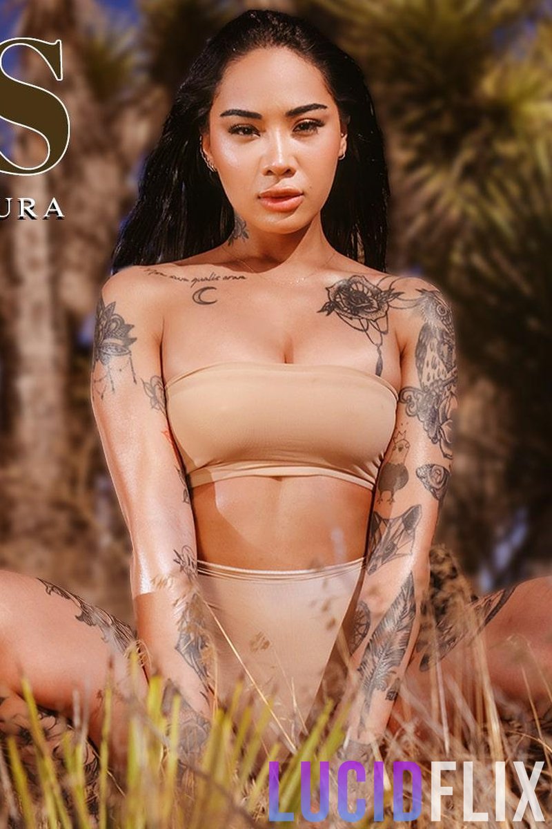 Earth - Screenshot 1 of 4 - Blowjob