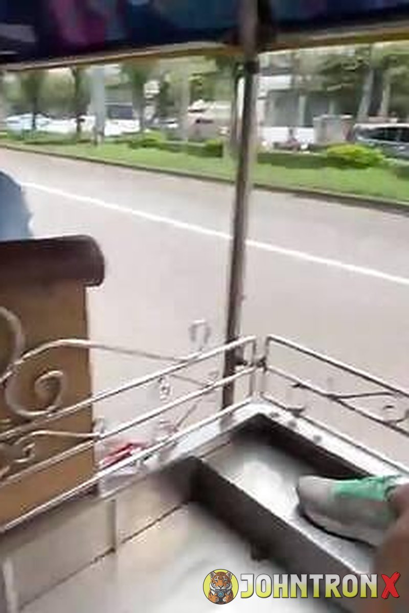 Apple E - Screenshot 1 of 4 - Big Tits