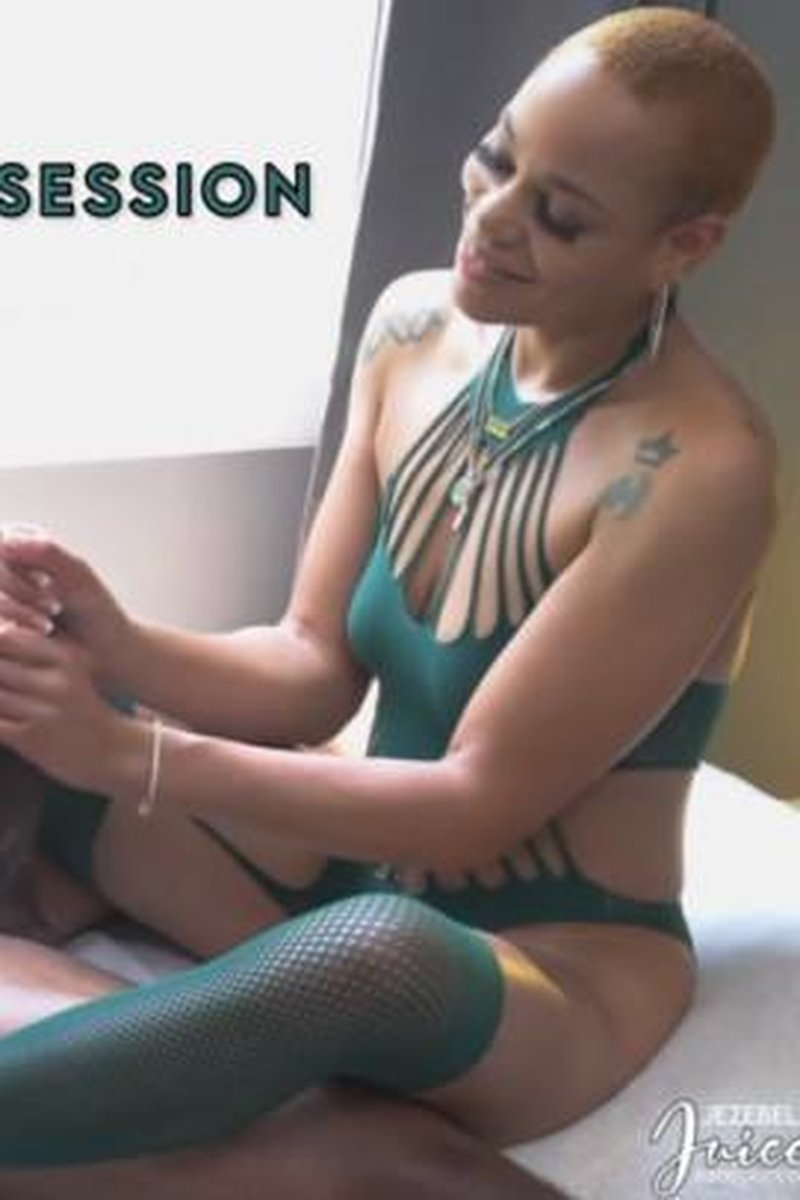 Dr. Juice Foot Smelling Milk Session - Screenshot 1 of 4 - Femdom