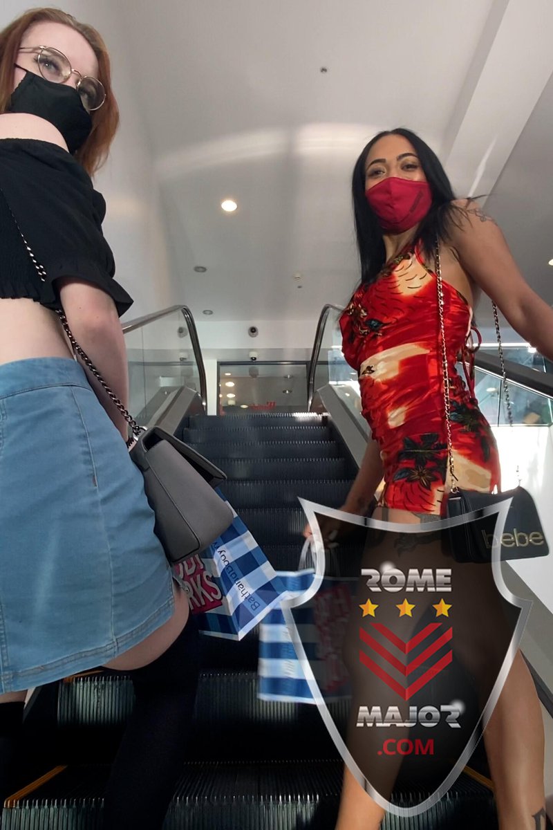 Double Mall Sluts - Screenshot 1 of 4 - BBC