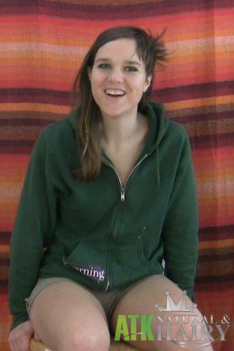Bonny - Interview - Screenshot 1 of 4 - Brown Hair