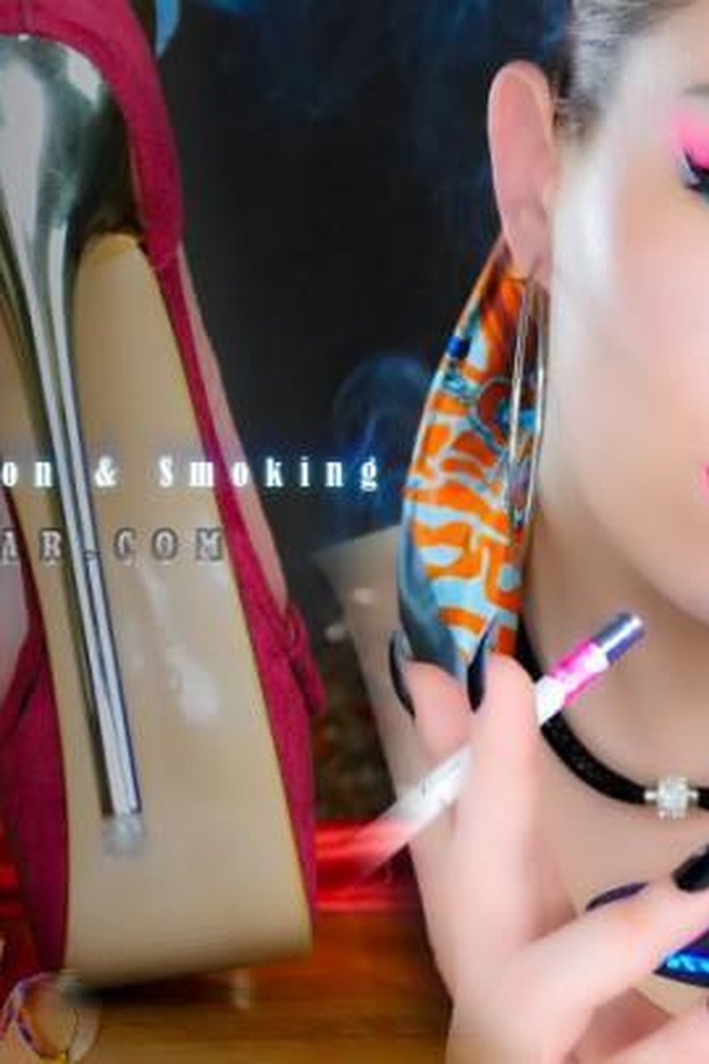 New Shoes Collection & Smoking Fhd - Screenshot 1 of 4 - Femdom