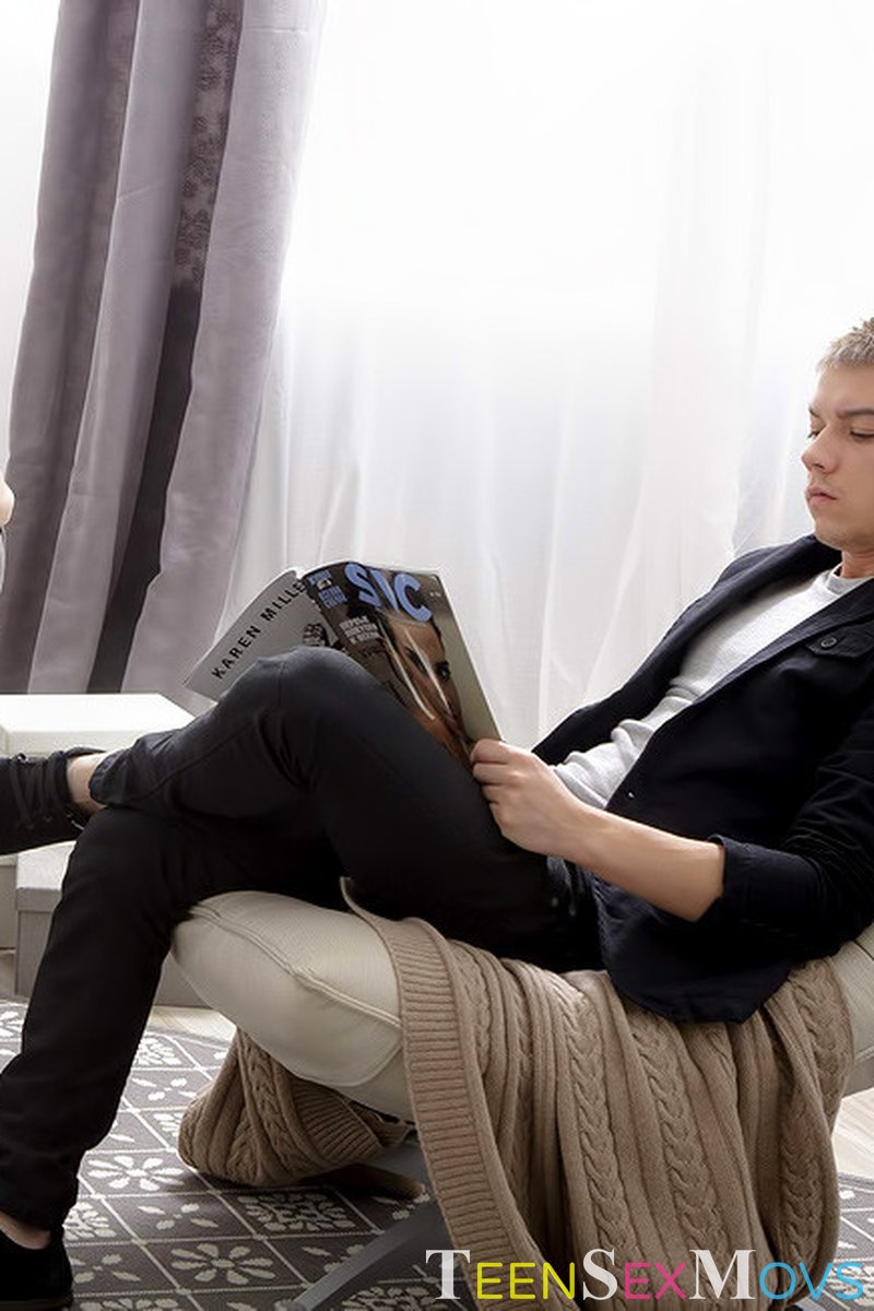 Threeway Babe - Screenshot 1 of 4 - Anal