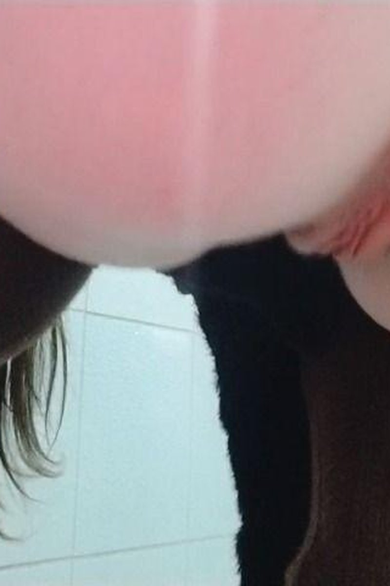 Piss Pee Peeing Compilation - Screenshot 1 of 4 - Golden Shower