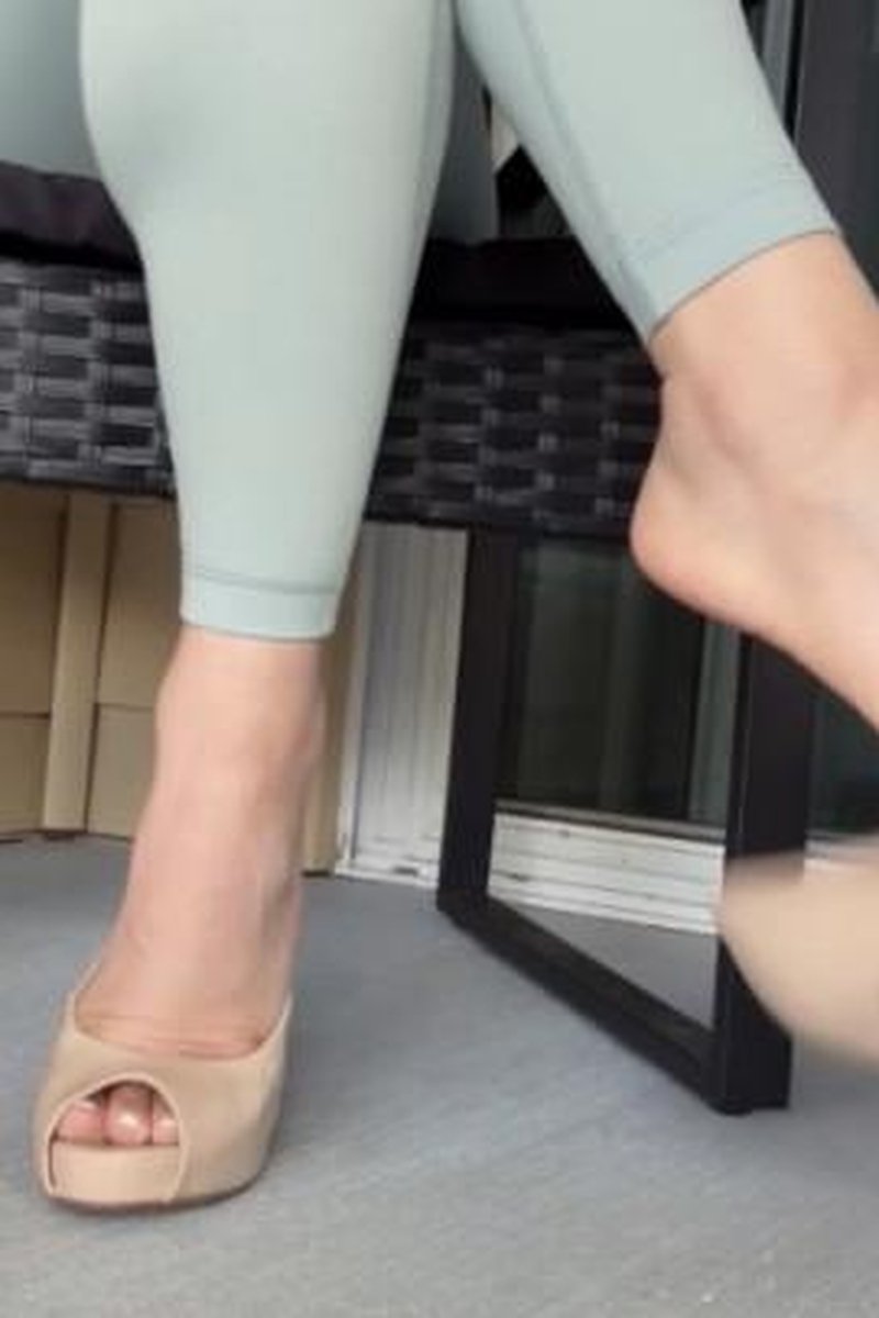 Heels Off - Screenshot 1 of 4 - Fantasy