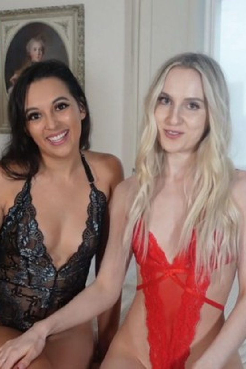 Kissing Sofie Skye - Screenshot 1 of 4 - Breast Play