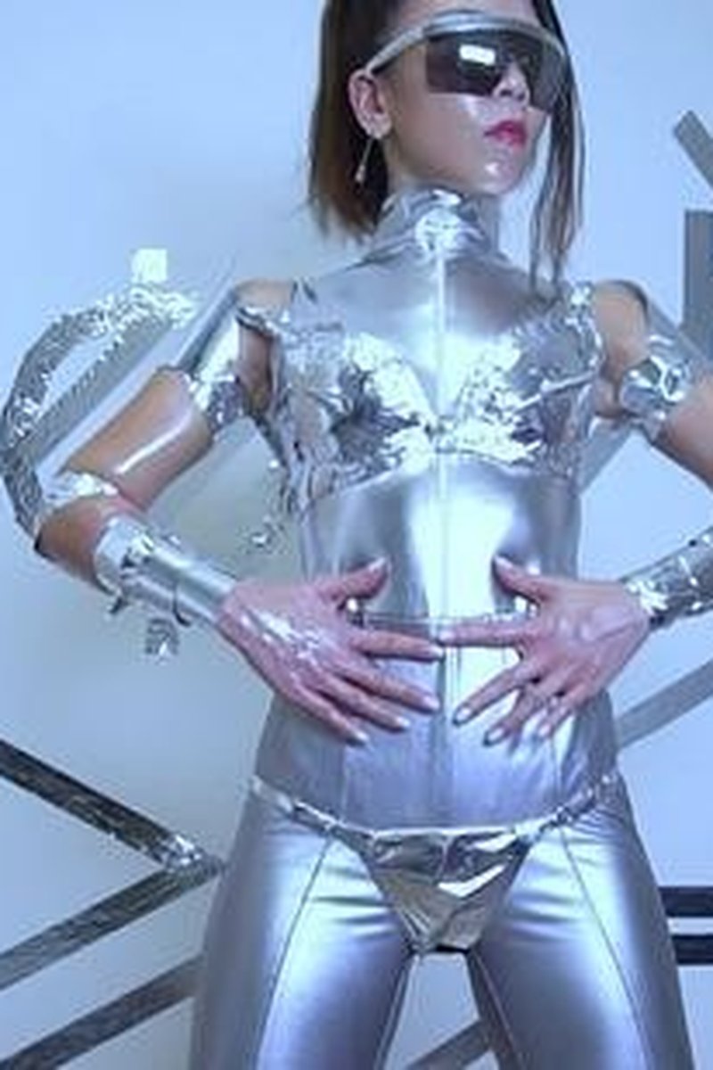 C2000 Robot Dance - Screenshot 1 of 4 - Cosplay