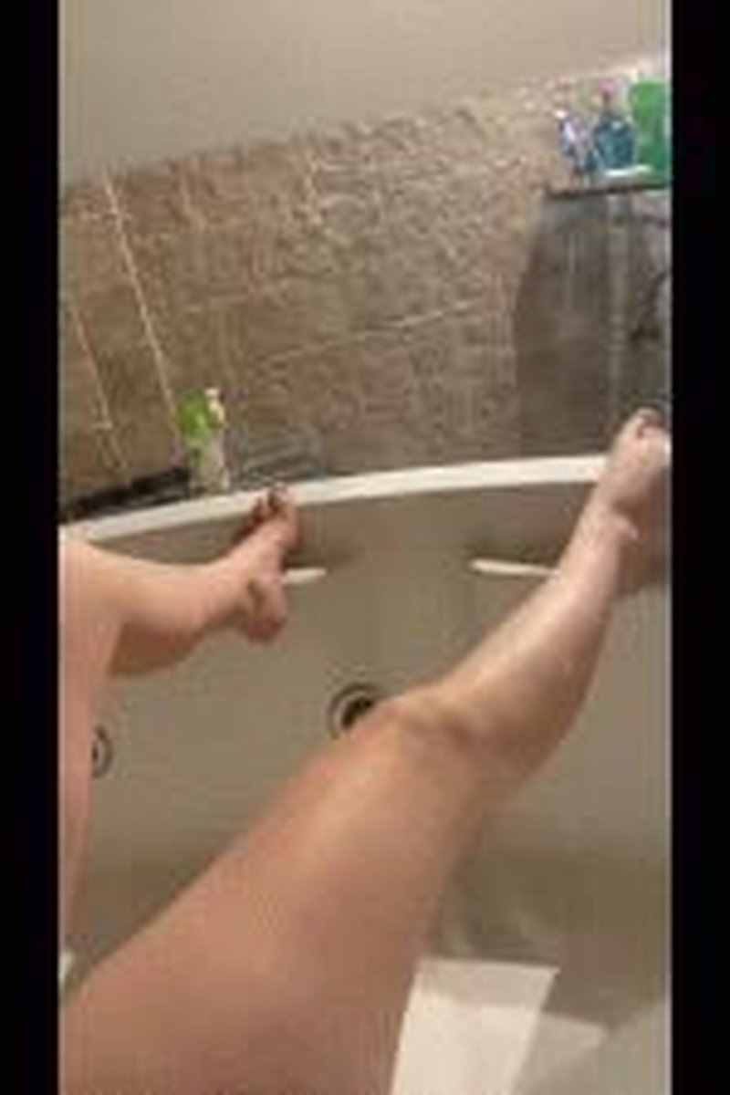 Shower Teasing - Screenshot 1 of 4 - Bathroom