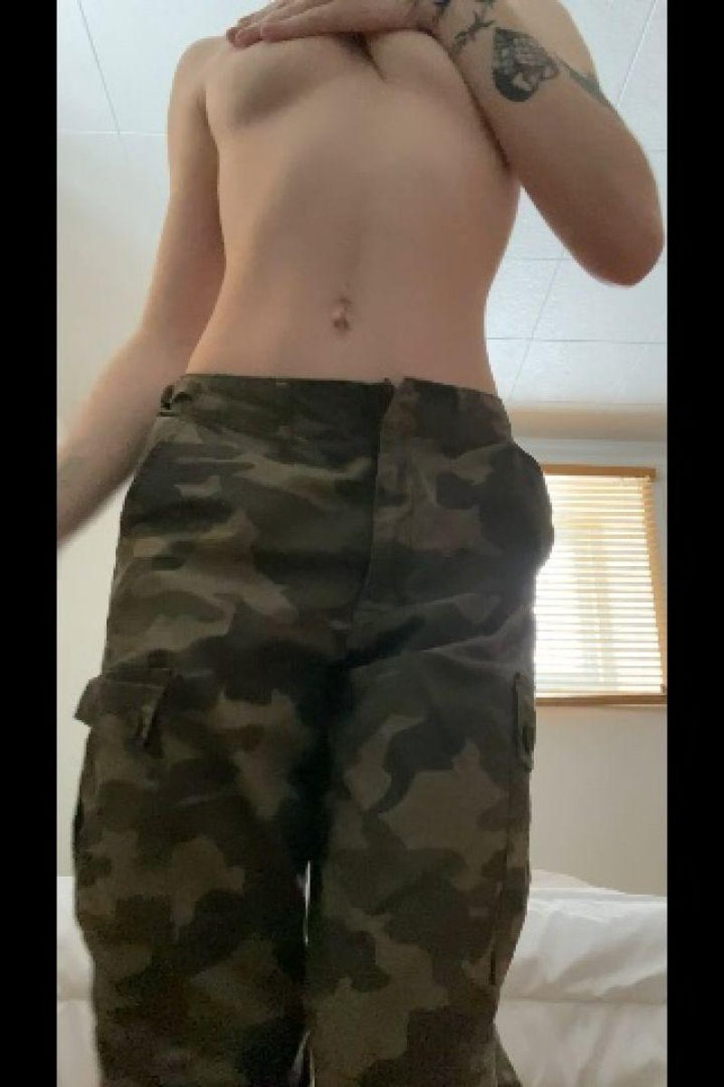 Striptease - Screenshot 1 of 4 - No Makeup