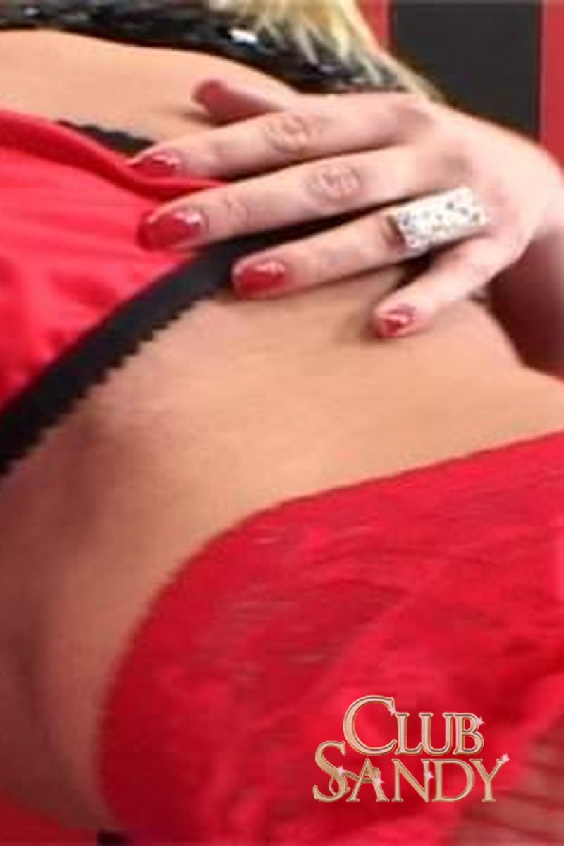 Dirty Red - Screenshot 1 of 4 - Babes
