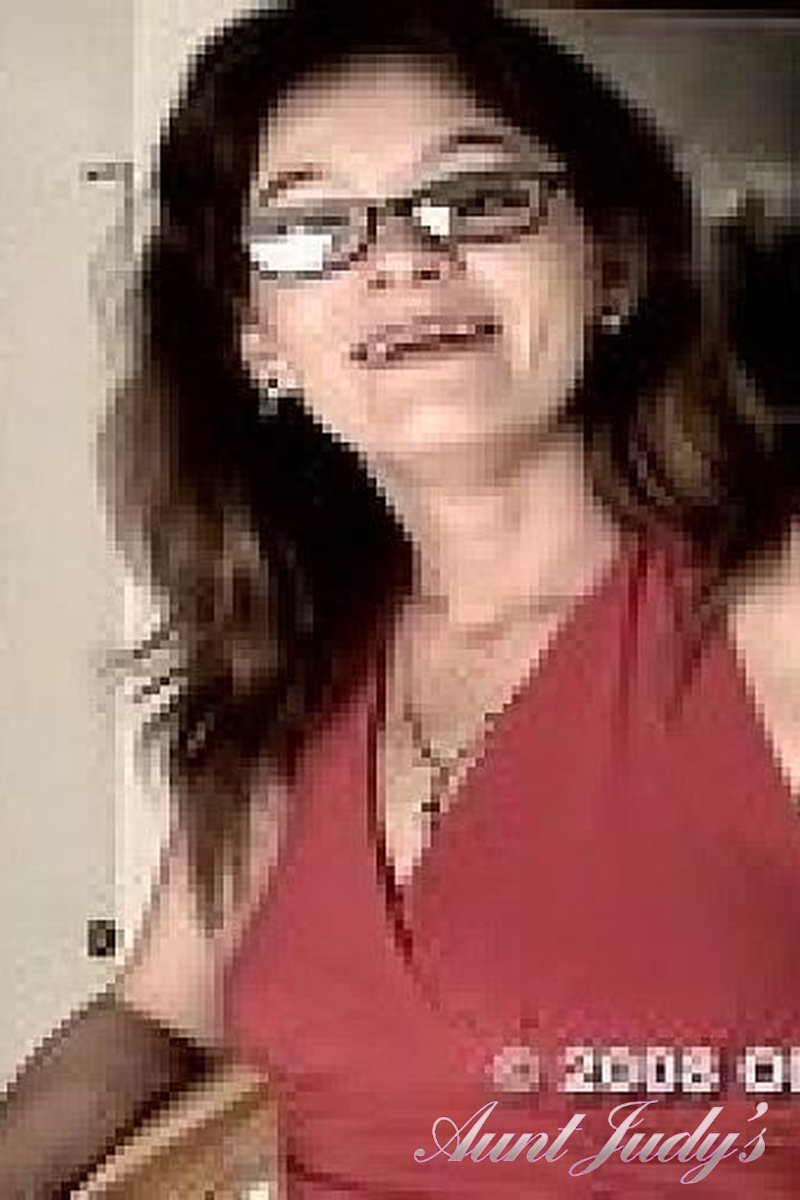 Hot MILF Amanda - Screenshot 1 of 4 - Amanda Ama041