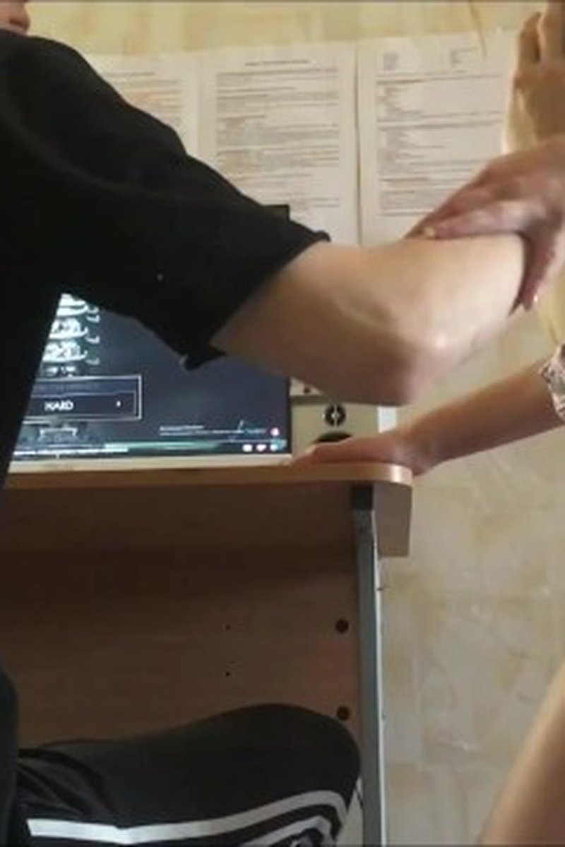 Трахнул сводную сестру пока родителей не было дома - Via Hub - Screenshot 1 of 4 - Amateur
