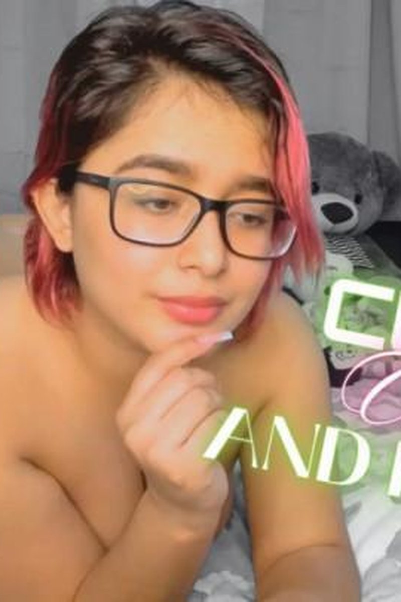 Curvy Girl Chatting And Playing - Screenshot 1 of 4 - Arianamurphy