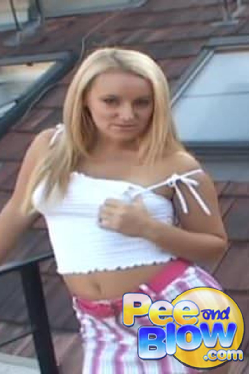 Pee Paradise - Screenshot 1 of 4 - Golden Shower