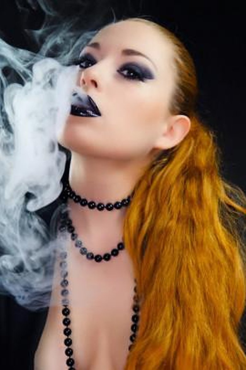 Black Lipstick Strict Smoking Fhd - Screenshot 1 of 4 - Face Fetish