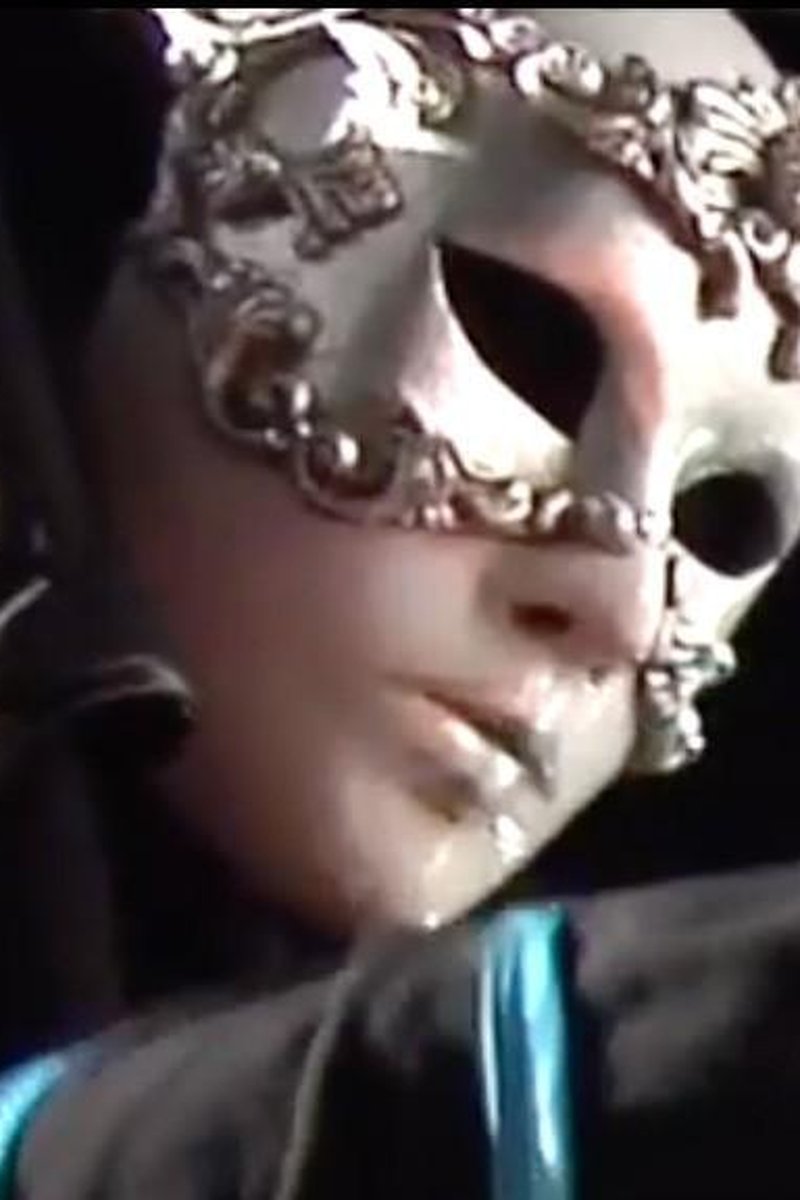 Burqa 2/2 - Screenshot 1 of 4 - Bondage