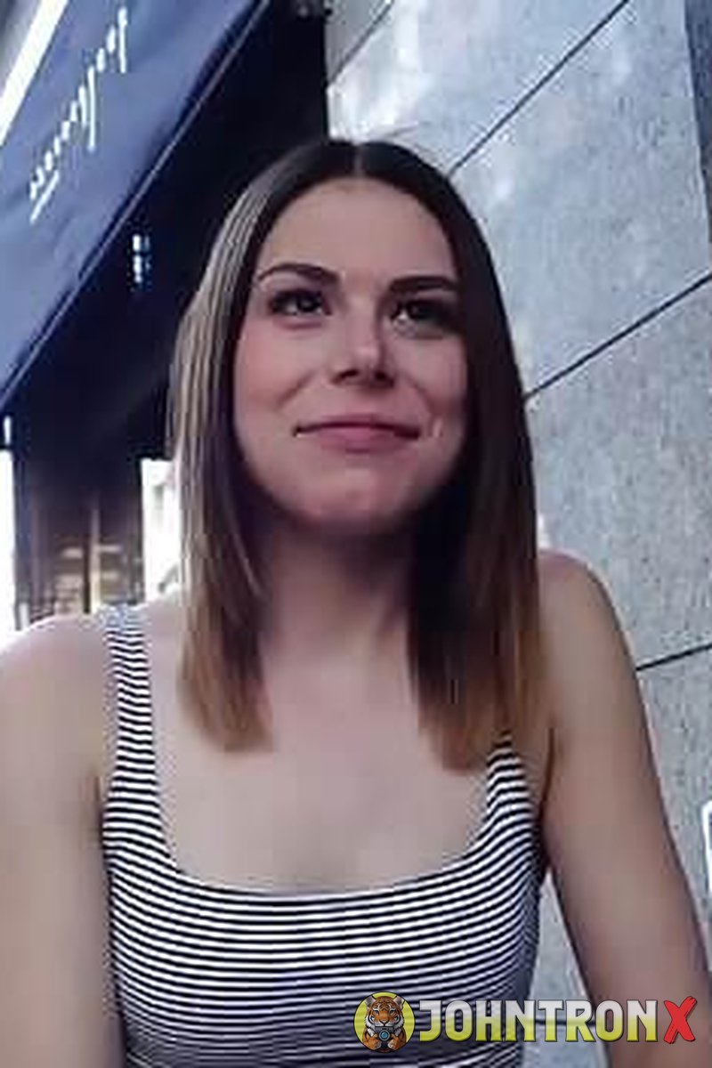 Veronica - Screenshot 1 of 4 - Blowjob