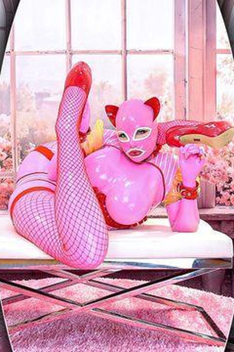 Latex Kitty - Screenshot 1 of 4 - Zlata