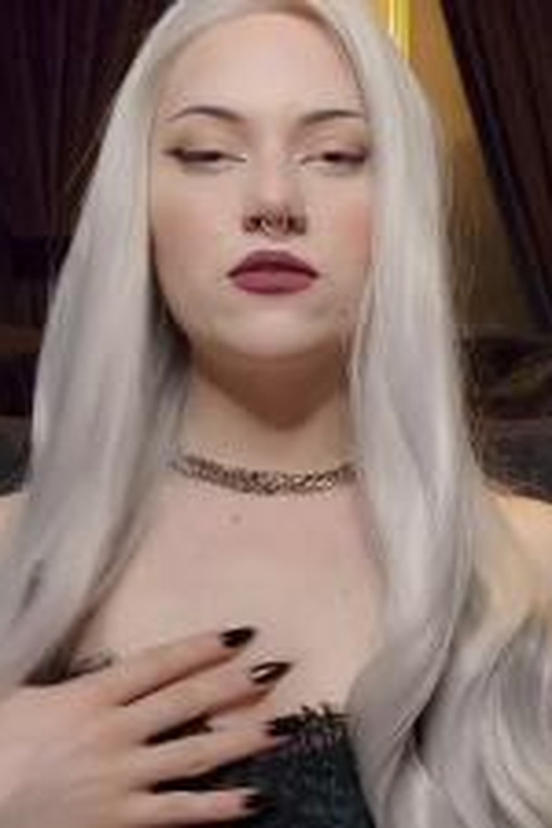 Secret Pervert - Screenshot 1 of 4 - Femdom