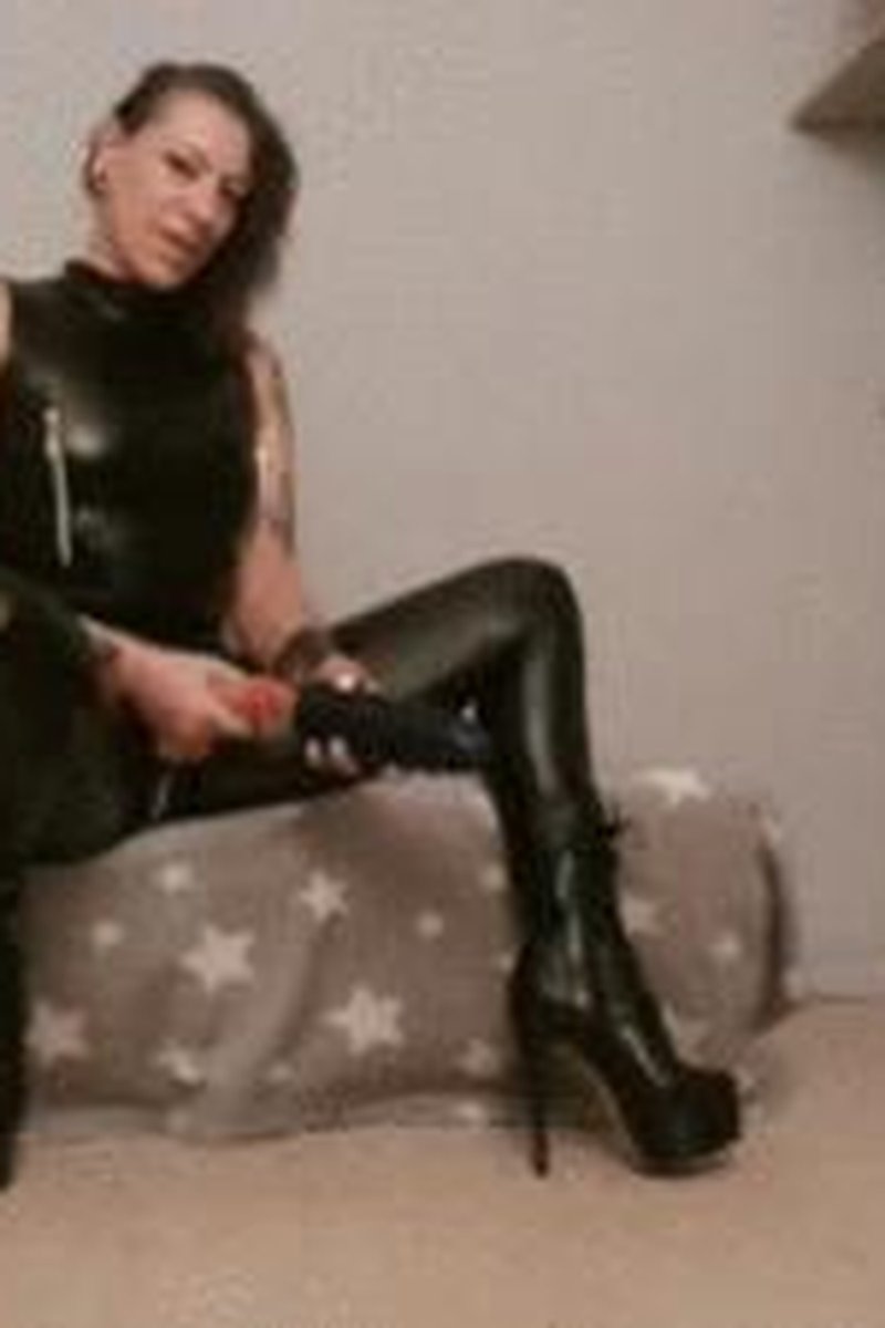 Pp Wichser - Screenshot 1 of 4 - Femdom