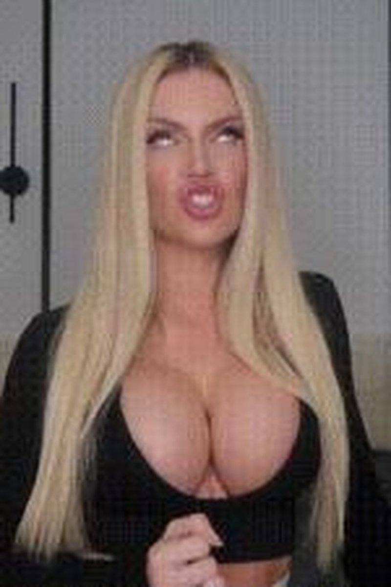Extreme Ballbusting Training - Screenshot 1 of 4 - Cock And Ball Torture